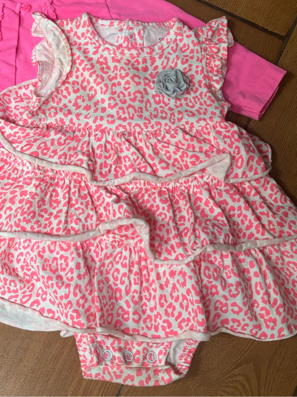 Carter's Pink Leopard Ruffle 2 Piece Set 💕
